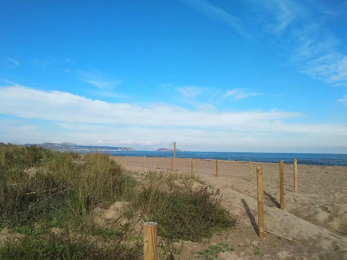 Sea Front Apartment In Platja Pals With Terrace And Parking 西班牙